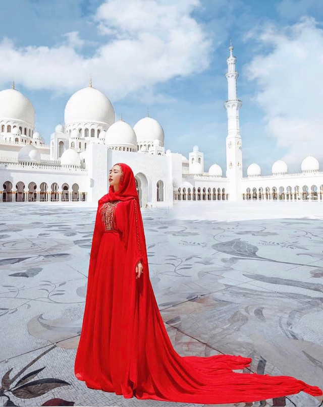 Nữ giám đốc Sài Gòn chi gần nửa tỷ đi UAE, xách theo 5 vali, bao trọn 1 chuyến trực thăng 21 triệu cho 15 phút ngắm toàn Dubai - Ảnh 3. Nữ giám đốc Sài Gòn chi gần nửa tỷ đi UAE, xách theo 5 vali, bao trọn 1 chuyến trực thăng 21 triệu cho 15 phút ngắm toàn Dubai - Ảnh 3.