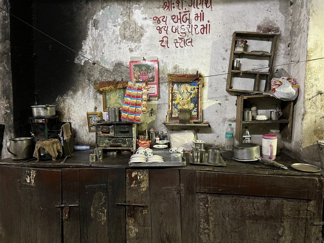  Special milk tea shops in the streets of India make thousands of dollars a month - Photo 4.