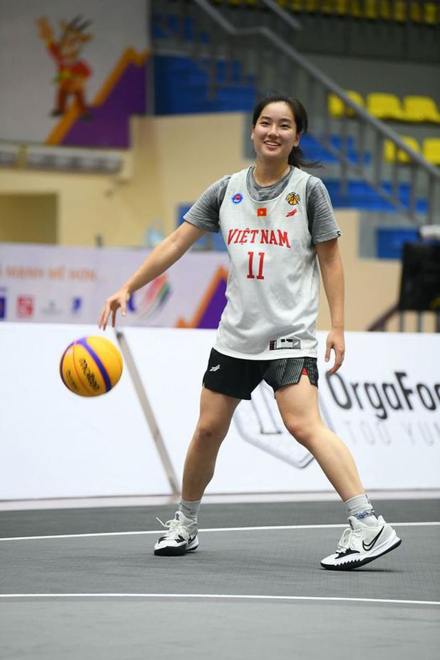  Cặp chị em sinh đôi tại SEA Games 31: Hiện tượng bóng rổ từ Mỹ về Việt Nam thi đấu, sở hữu loạt khoảnh khắc dễ thương - Ảnh 3.