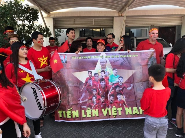 Nữ đại gia Quảng Ninh treo thưởng 800 triệu đồng cho hai đội tuyển bóng đá Việt Nam tại SEA Games 31 - Ảnh 1.