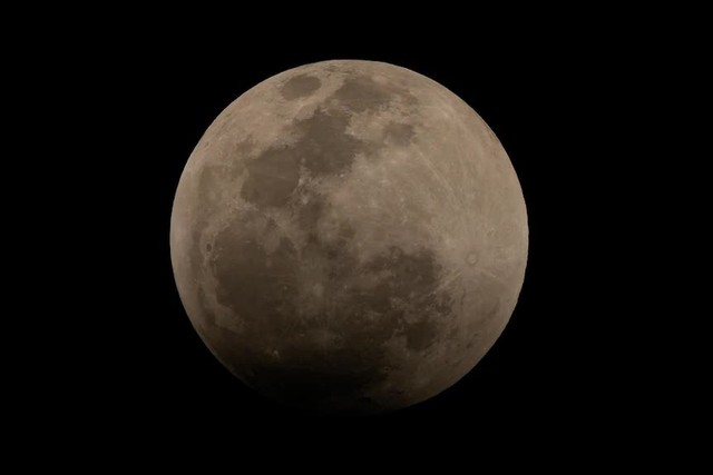 The first super lunar eclipse of the year: People are eager to watch Hang show off her beauty from all over the world - Photo 6.