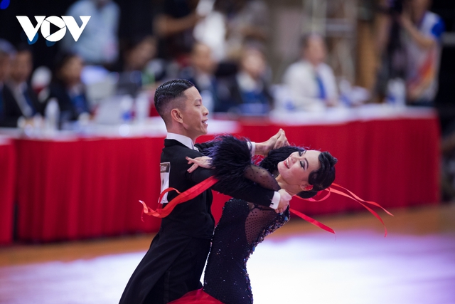 Nữ quản lý cấp cao Techcombank tham dự SEA Games 31 cùng chồng giành 3 huy chương danh giá bộ môn Dancesport - Ảnh 1.