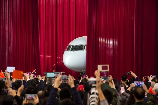 Máy bay ‘Made in China’ chuẩn bị được giao tới tay khách hàng: Các hãng hàng không đã đặt 815 chiếc, phá vỡ thế độc quyền của Boeing, Airbus - Ảnh 1.