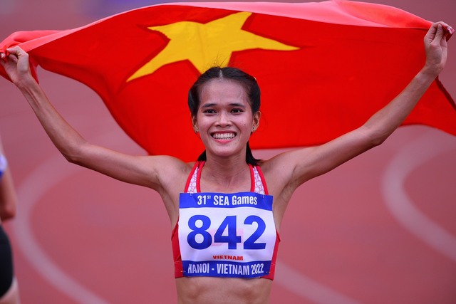 Giọt nước mắt của những đóa hồng gai điền kinh Việt Nam vượt lên nghịch cảnh mang vàng SEA Games về cho nước nhà - Ảnh 7.