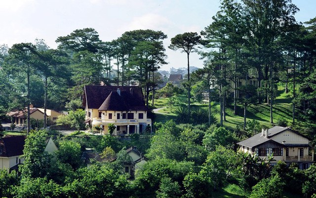 Resort 5 sao Đà Lạt được Hà Anh Tuấn và nhiều sao Việt yêu thích: Viên ngọc xanh ẩn giữa rừng thông, kiến trúc nguyên bản từ thời Pháp, giá chưa tới 4 triệu đồng/đêm - Ảnh 2.