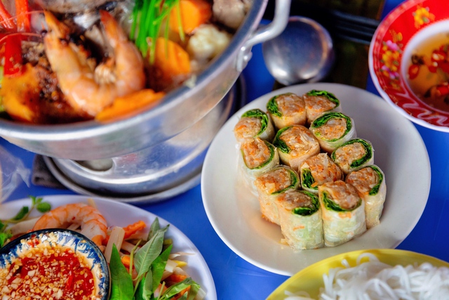 Lẩu cù lao - món đặc sản trong các tiệc cưới của người miền Tây giúp một quán ăn tại Sài Gòn hút hàng trăm lượt khách tìm tới mỗi ngày! - Ảnh 10.