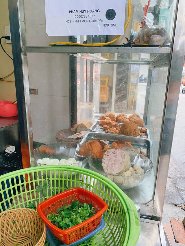 Hàng bún đỏ duy nhất ở Hà Nội đang hot thời gian gần đây: Hương vị thật sự thế nào mà được quan tâm nhiều như vậy? - Ảnh 10.