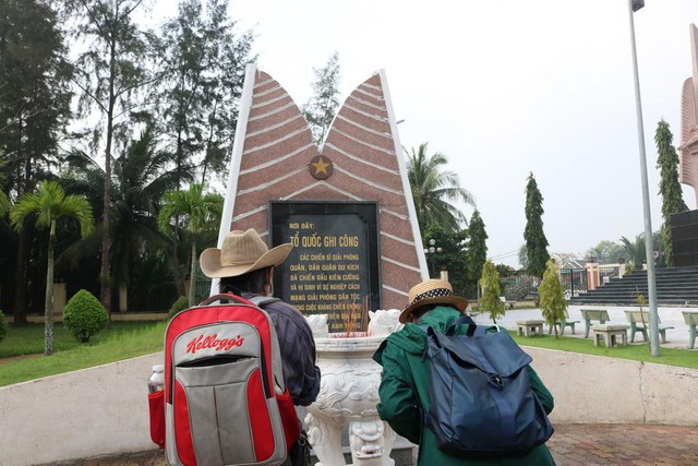 Ngay gần Sài Gòn có một vùng đất du lịch sinh thái và tâm linh, đi tour chỉ khoảng 1 triệu - Ảnh 1.