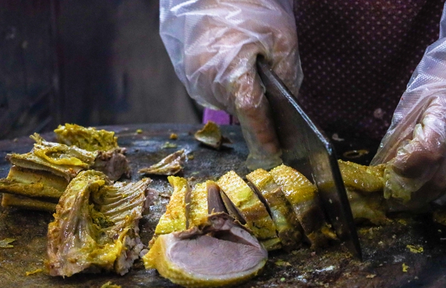 Quán cà ri gia truyền 3 đời không bỏ muối, mỗi ngày bán hơn 100 kg thịt gà - vịt - Ảnh 3.