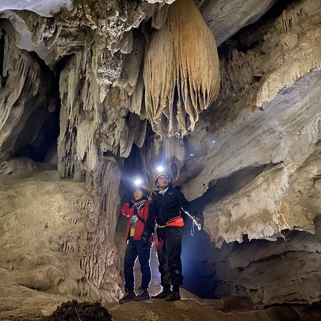 Hang Tú Làn có gì mà dạo này nhiều người tới trekking đến thế? Ngay cả hội chị em văn phòng cũng vác túi lên đường! - Ảnh 4.