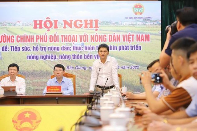 Prime Minister talks with farmers: Hot talk about land fever, loans for production - Photo 2.