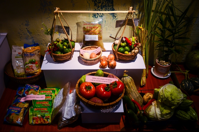 City coffee shop.  Ho Chi Minh City has become a place to store more than 1,500 documents about the Covid-19 pandemic - Photo 2.