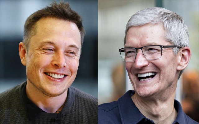 Elon Musk (trái) và Tim Cook