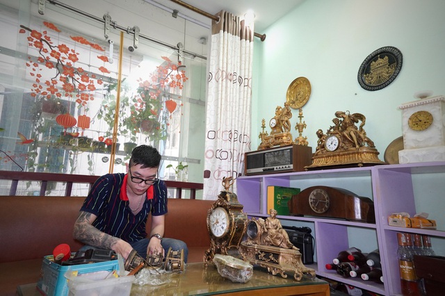 Chàng trai trộm vàng của vợ để mua đồng hồ cổ và trả lại một con số khủng hơn ban đầu - Ảnh 2. Chàng trai trộm vàng của vợ để mua đồng hồ cổ và trả lại một con số khủng hơn ban đầu - Ảnh 2.