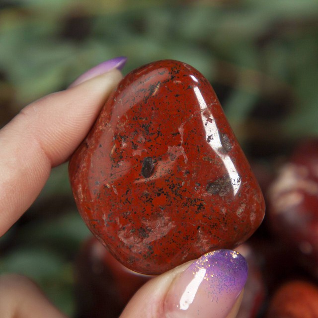 Red veined snakeskin quartz: A feng shui stone that helps increase willpower, as a shield to protect you from the envy of others - Photo 5.