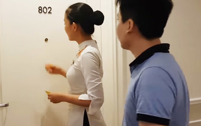 Hotel staff always knock on the door 3 times even though there is no one in the room, why is that?  - Photo 2.