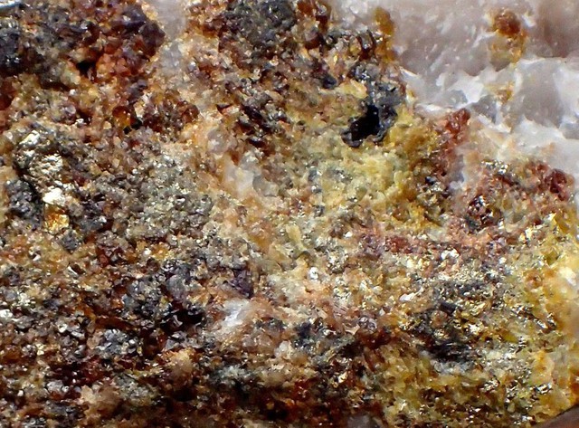  Mỏ vàng khổng lồ kỳ lạ bất ngờ xuất hiện ở Trung Quốc: Công trình hàng chục triệu năm - Ảnh 1.