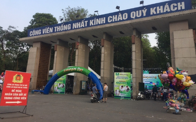 Công viên Thống Nhất là một trong những công viên lớn nhất Hà Nội.
