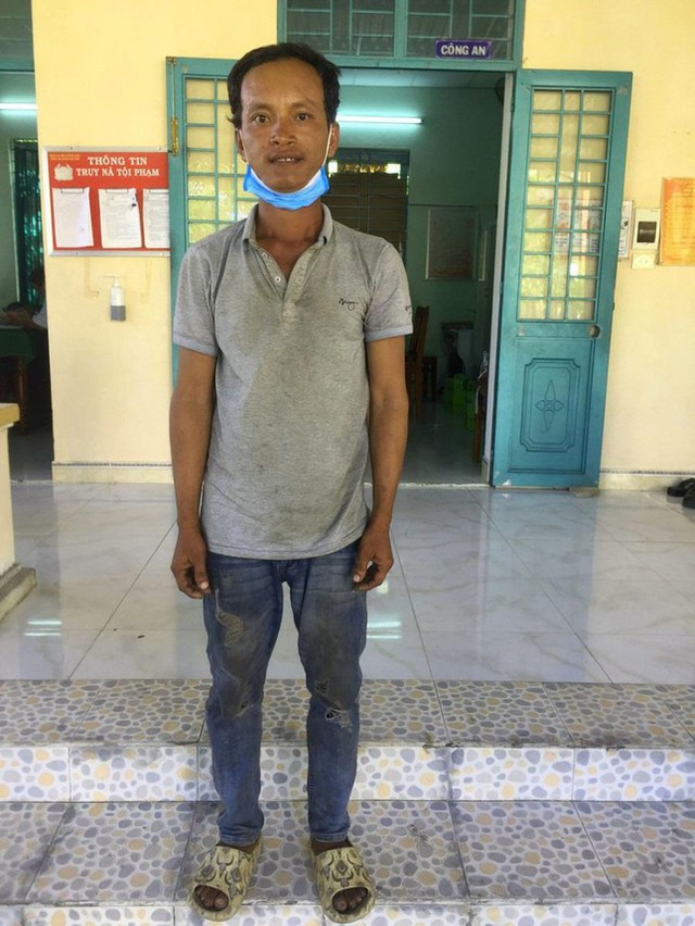  Bị trộm sạch tiền, người đàn ông đi bộ 1.300km từ TPHCM về quê Quảng Bình  - Ảnh 1.