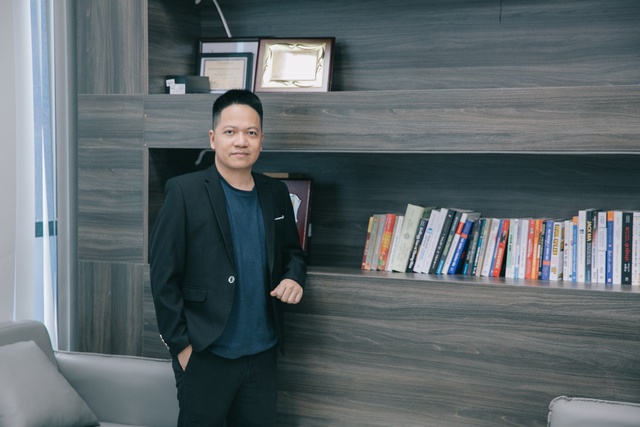 ‘Cậu bé vàng’ toán học, thương vụ với FPT và cuộc chơi mới của CEO Hùng Phạm - Ảnh 8.