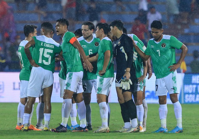  Ronaldo gục đầu thất vọng sau 18 phút thảm họa trước U23 Việt Nam - Ảnh 9.