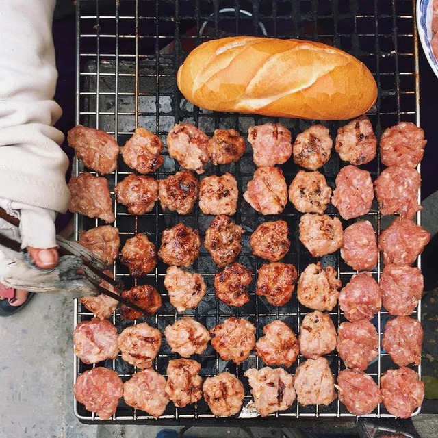 Những tiệm bánh mì thơm ngon “số dzách” ở Việt Nam được báo nước ngoài khen ngợi hết lời, khách Tây ghé mua nườm nượp - Ảnh 5.