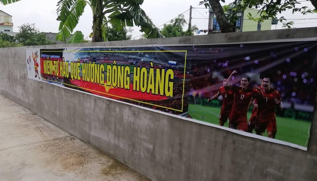  Nhâm Mạnh Dũng tập luyện trong màu áo U23 Việt Nam. (Ảnh: VFF) - Ảnh 2.