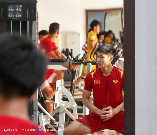  Nhâm Mạnh Dũng tập luyện trong màu áo U23 Việt Nam. (Ảnh: VFF) - Ảnh 5.