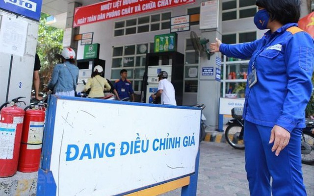 Giá xăng dầu tăng khiến người dân và doanh nghiệp gặp khó khăn (ảnh minh họa)