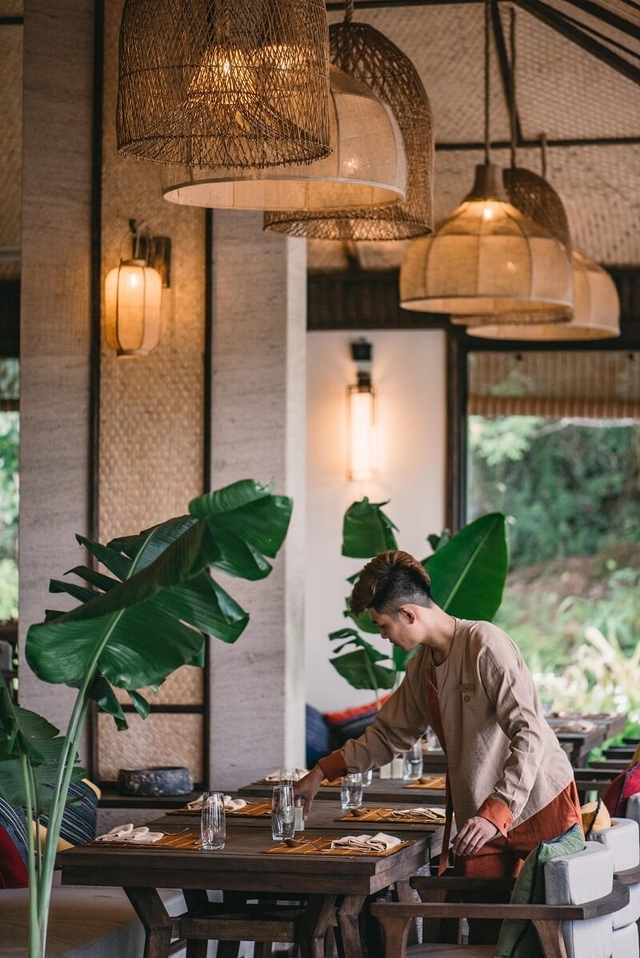 Hòa Bình có resort 5 sao hàng đầu châu Á: Giá từ 7 triệu đồng/đêm, nằm biệt lập giữa núi rừng nguyên sinh, từng nhận giải Oscar ngành du lịch - Ảnh 21.