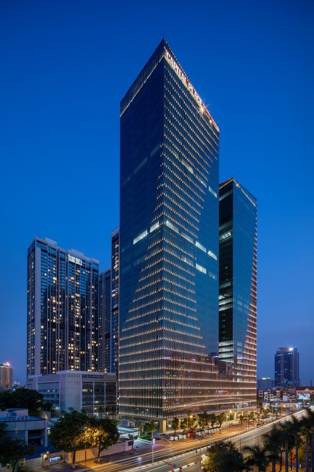 Capital Place - Tòa văn phòng 750 triệu đô ở Hà Nội: Sang-xịn-mịn đẳng cấp quốc tế, được Porsche, Shopee, Microsoft chọn làm đại bản doanh - Ảnh 1.