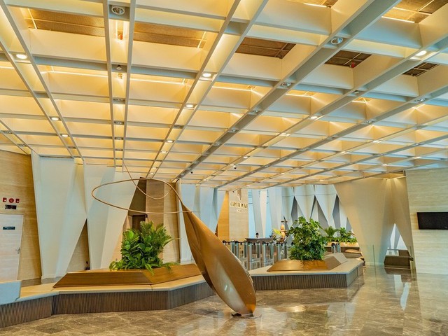 Capital Place - Tòa văn phòng 750 triệu đô ở Hà Nội: Sang-xịn-mịn đẳng cấp quốc tế, được Porsche, Shopee, Microsoft chọn làm đại bản doanh - Ảnh 3.