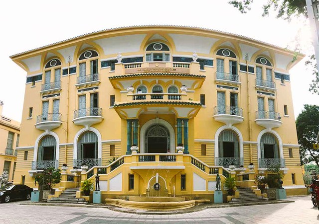 Tỷ phú 20 nghìn nhà mặt phố Sài Gòn và bí ẩn về con gái út xinh đẹp trong dinh thự 99 cửa - Ảnh 2.