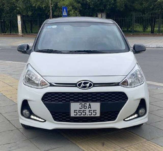 Bốc trúng biển số ngũ quý 5, chủ xe Hyundai Grand i10 ra giá 1,2 tỷ đồng, ngang Toyota Camry - Ảnh 1.