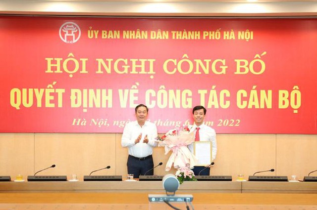 Hanoi appoints Deputy Chief of Office of People's Committee born in 1984 - Photo 1.