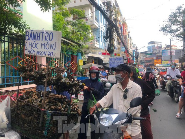  ‘Bán hết xe lá xông, kiếm được 500.000 đồng…’  - Ảnh 3.