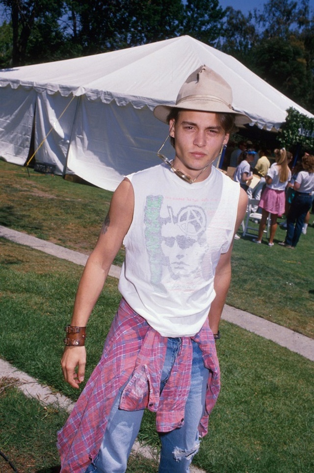 Johnny Depp: Chàng lãng tử đam mê phụ kiện, người hiếm hoi khiến Dior khó có thể quay lưng - Ảnh 6.