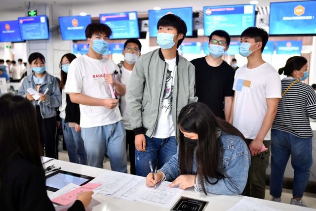 China launched a support package of nearly 200 million/year for students who work in rural areas - Photo 2.