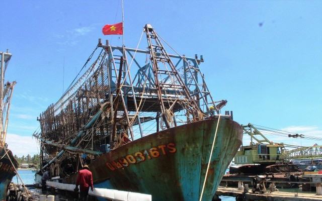Tàu cá xa bờ ở Quảng Nam gặp khó khăn