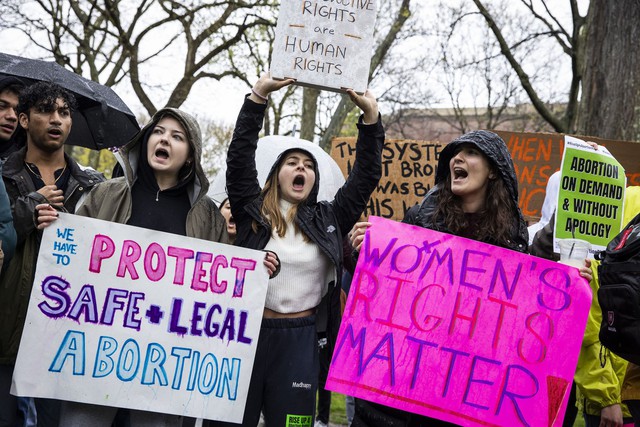 Phán quyết lật ngược Roe kiện Wade: Phong trào đòi quyền phá thai nóng hơn bao giờ hết, có cả một thế hệ sẵn sàng dẫn dắt thay đổi - Ảnh 12.