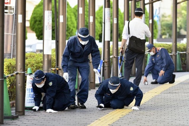  Phát hiện mới tại hiện trường vụ ám sát cựu Thủ tướng Abe Shinzo  - Ảnh 2.