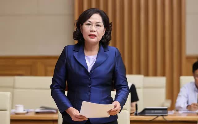 Thống đốc Nguyễn Thị Hồng cho biết đến thời điểm 31-5-2022, dư nợ tín dụng đối với lĩnh vực BĐS là 2,33 triệu tỉ đồng - Ảnh: Nhật Bắc