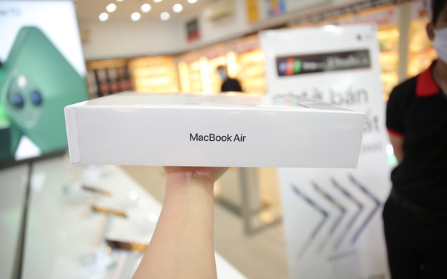 MacBook Air M2 chính hãng bất ngờ mở bán sớm tại Việt Nam