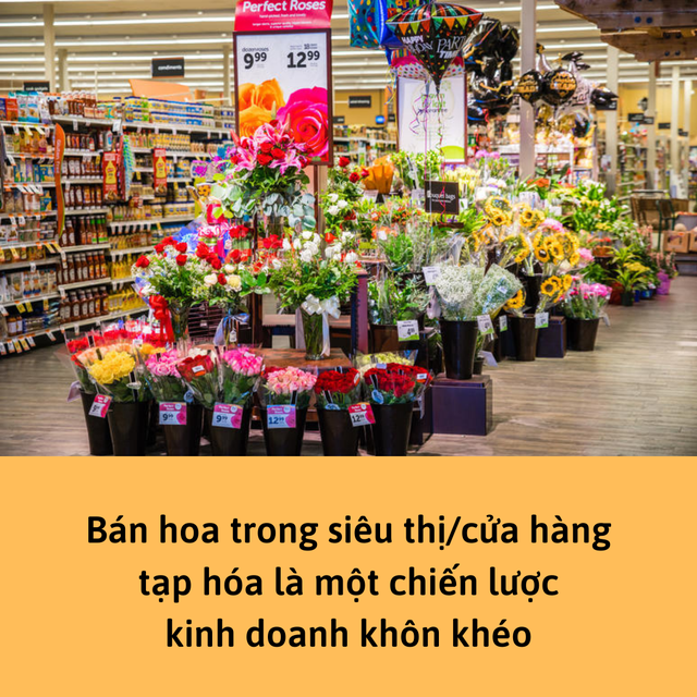 Chiến thuật marketing sau việc cửa hàng tạp hóa, siêu thị đua nhau bán hoa - Ảnh 1.