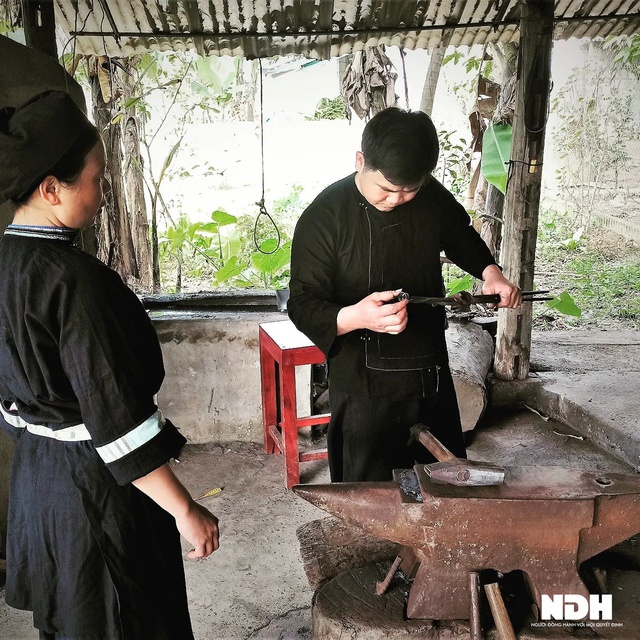 Vợ Việt chồng Đức đưa sản phẩm dao Cao Bằng sang xứ sở đồ bếp - Ảnh 5.