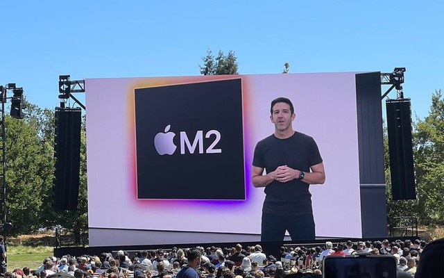 Apple công bố chip M2 tại WWDC 2022. (Ảnh: Getty Images)