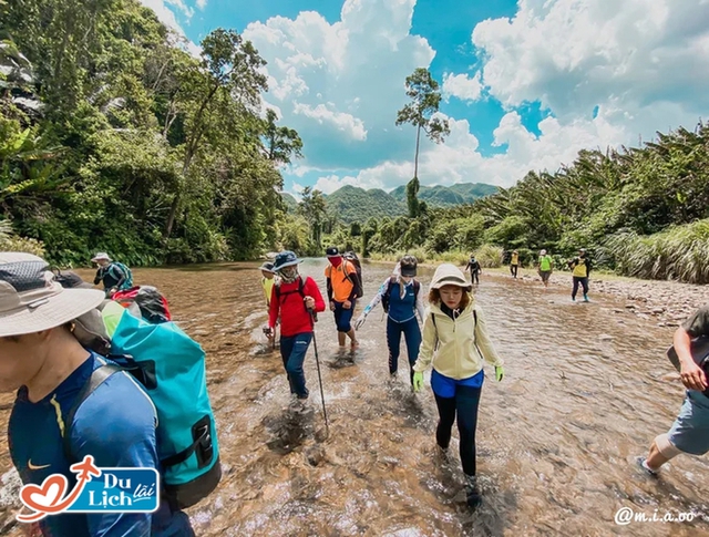  Xin nghỉ phép để đi Sơn Đoòng nhưng bị từ chối, cô gái có quyết định táo bạo không ngờ tới - Ảnh 5.