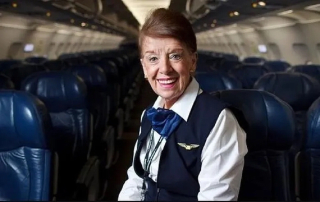 Vẻ đẹp của nữ tiếp viên hàng không già nhất thế giới ở tuổi 86 - Ảnh 4.