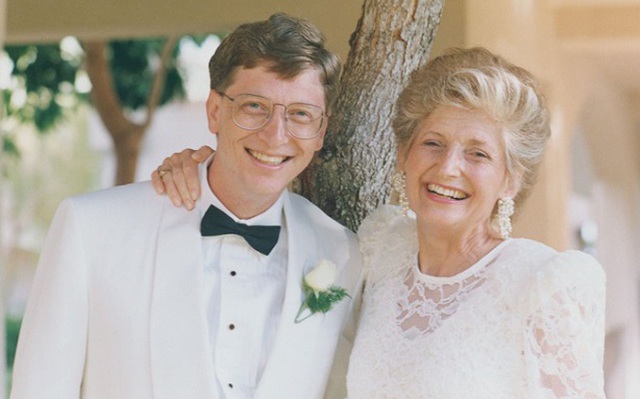 Bill Gates và mẹ của ông, bà Mary Gates. Ảnh: FB Bill Gates