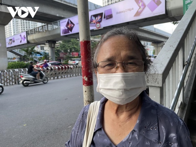 Hà Nội: Xe máy vẫn chung lối ô tô sau một tuần phân làn đường Nguyễn Trãi - Ảnh 7.